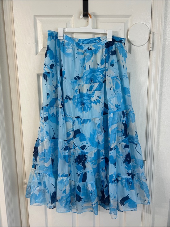 Abercrombie & Fitch Dresses & Skirts - Abercrombie & Fitch Blue Floral Tiered Maxi Skirt